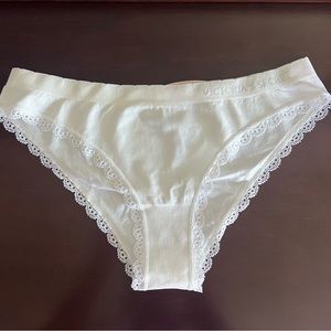 Victoria’s Secret White/Cream Cheekini